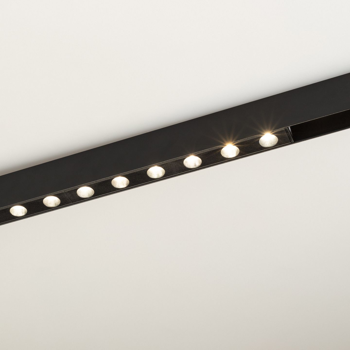 a_DL-12600-0245.jpg